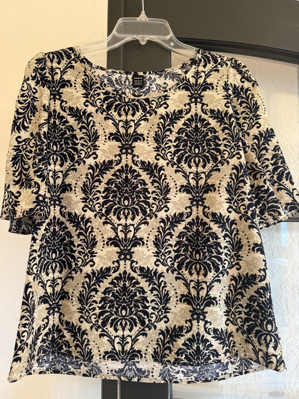 SHEIN Black and Cream Damask Short Sleeve Tee